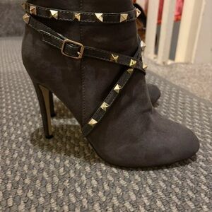 Elegant Studded Gray Heeled Boots